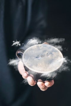 在咖啡杯中创建超现实云海【附免费素材下载】