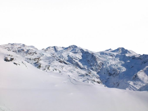 覆盖厚厚积雪的雪山高山大山8222873png免抠图片素材