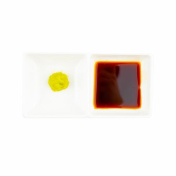 白色方形碟子中的芥末和酱油655657png图片免抠素材